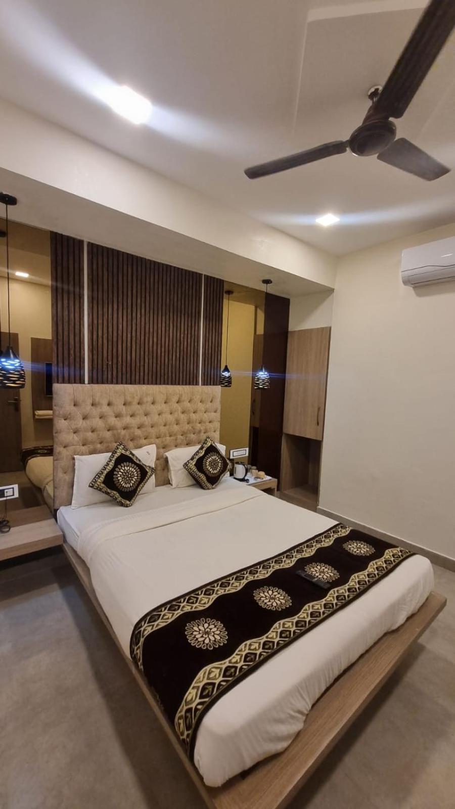 Beachfront Resort Калангут Экстерьер фото
